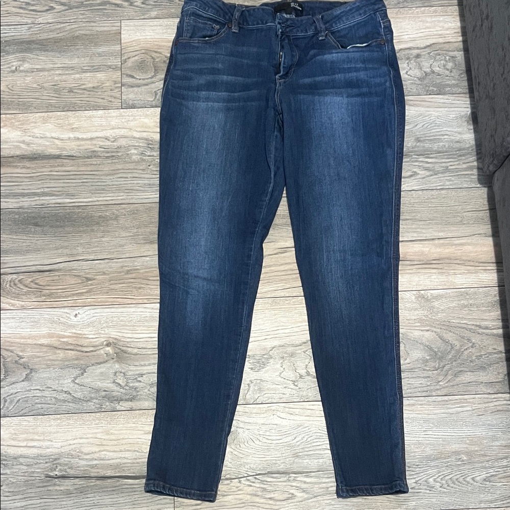 1822 Denim Women’s Skinny Jeans in Dark Indigo Blue
